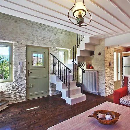 Stone-built Dovecote With Marvelous Multi-level Garden Lámira
